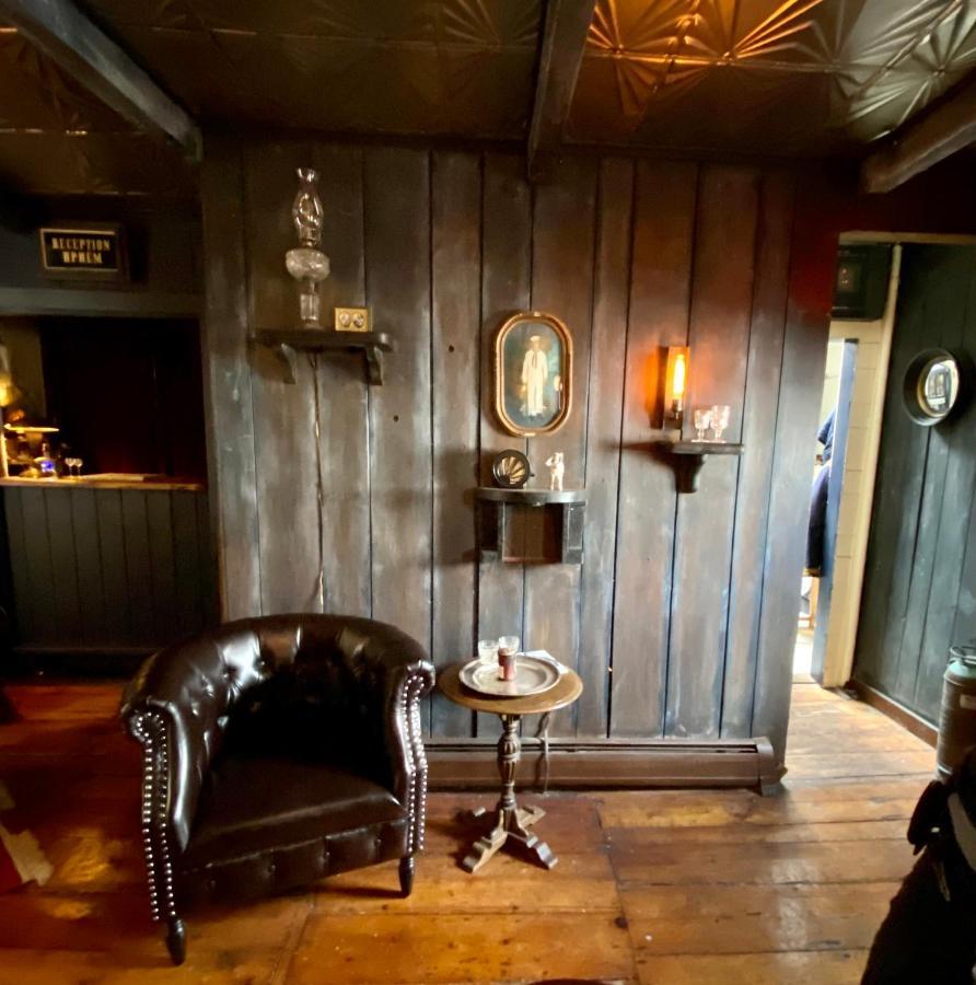 Hotel Crew'S Quarters Boarding House - Caters To Men Provincetown Exterior foto