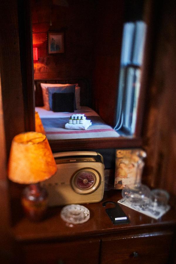 Hotel Crew'S Quarters Boarding House - Caters To Men Provincetown Exterior foto