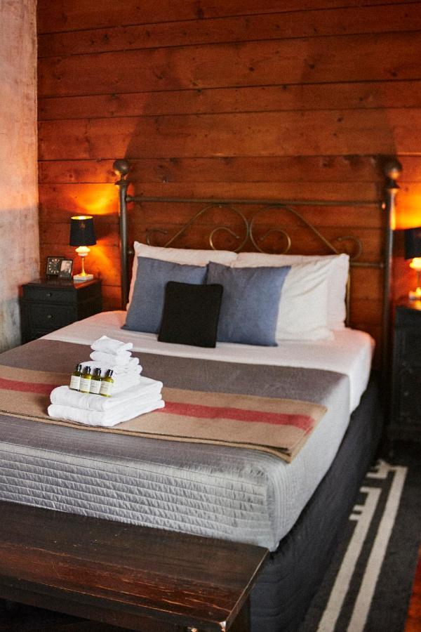 Hotel Crew'S Quarters Boarding House - Caters To Men Provincetown Exterior foto