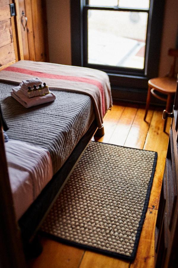 Hotel Crew'S Quarters Boarding House - Caters To Men Provincetown Exterior foto