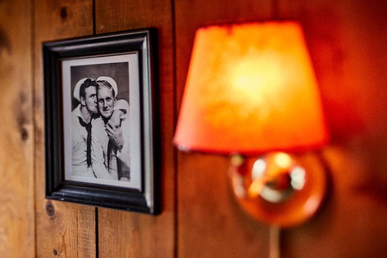 Hotel Crew'S Quarters Boarding House - Caters To Men Provincetown Exterior foto