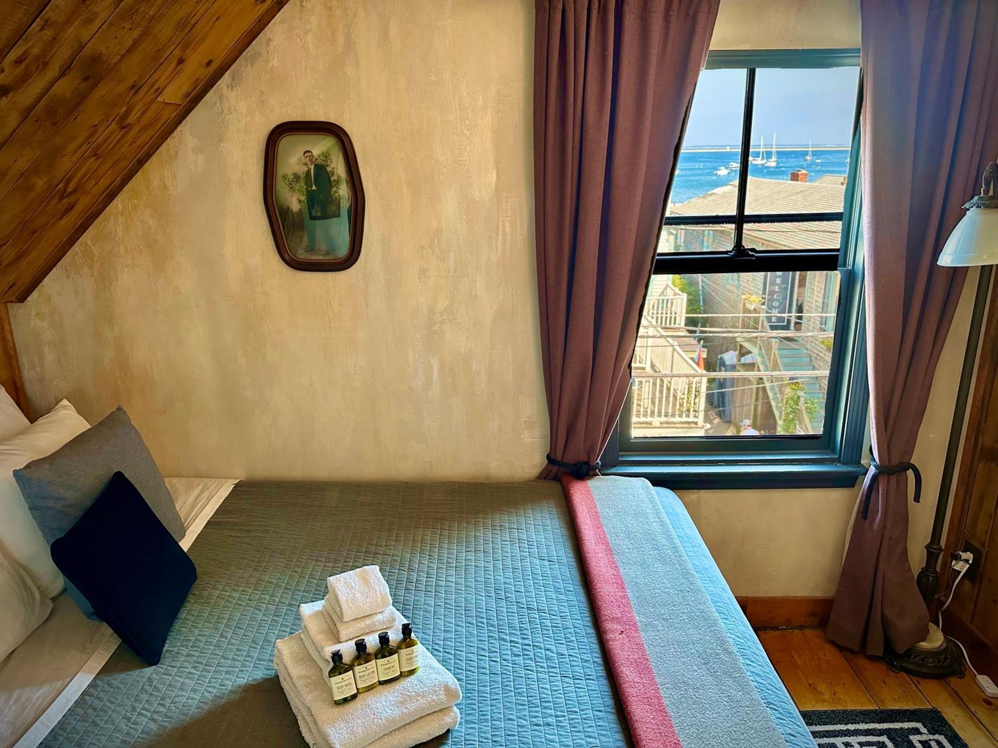Hotel Crew'S Quarters Boarding House - Caters To Men Provincetown Exterior foto